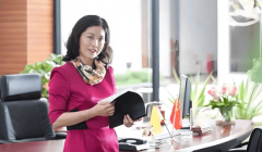 成为三家公司的实际控制人