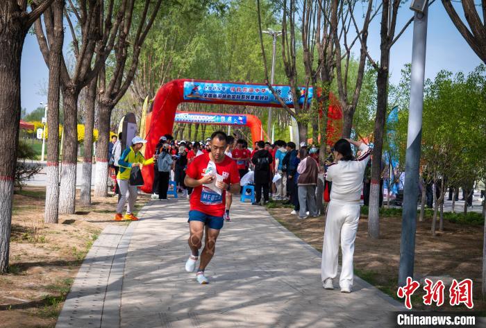 山西繁峙滹源定向越野开赛：400名选手竞逐体旅