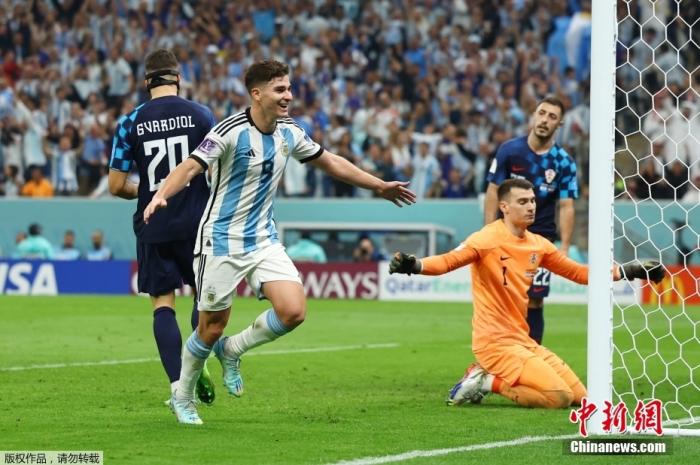 梅西点球+阿尔瓦雷斯双响助阿根廷挺进决赛