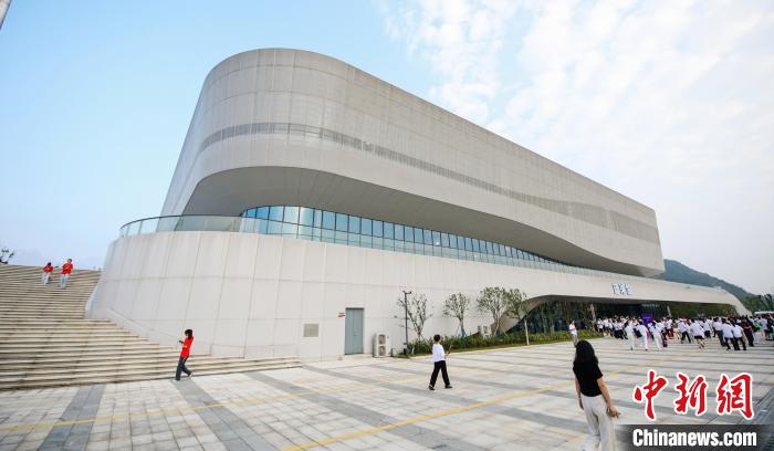 浙江衢州江山虎山运动公园开园 亚运会举重选手