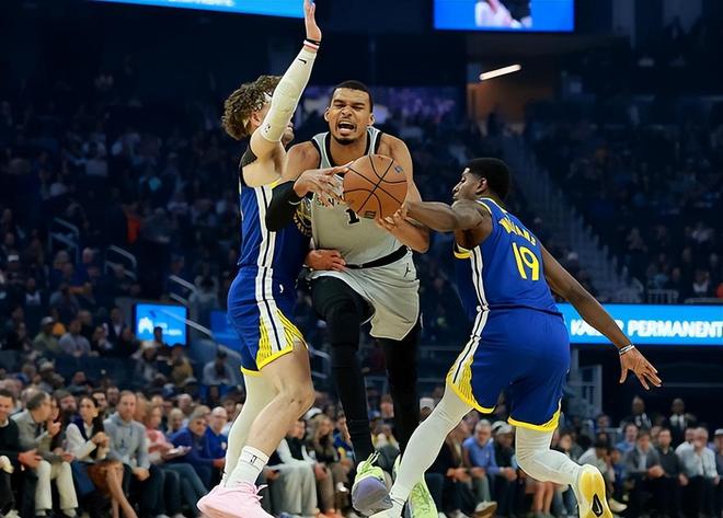 文班亚马砍41+18创多项纪录 马刺大胜勇士