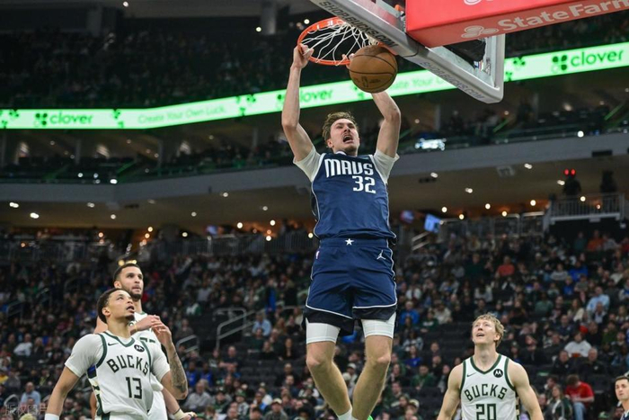 独行侠内线支柱加福德伤退 战术短板暴露