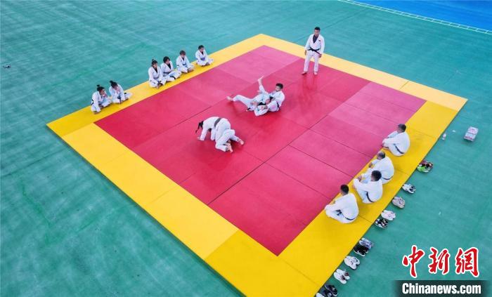 金华亚运赛事推动全民健身 体育场馆免费开放助